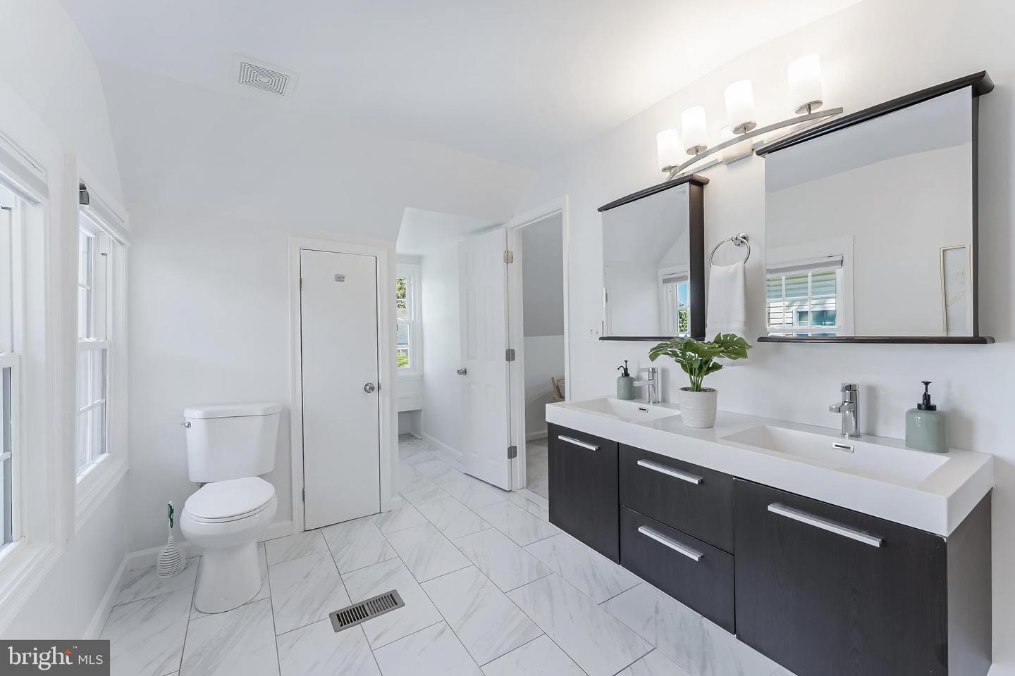 3912 6TH ST S, ARLINGTON, Virginia 22204, 3 Bedrooms Bedrooms, ,3 BathroomsBathrooms,Residential,For sale,3912 6TH ST S,VAAR2053366 MLS # VAAR2053366