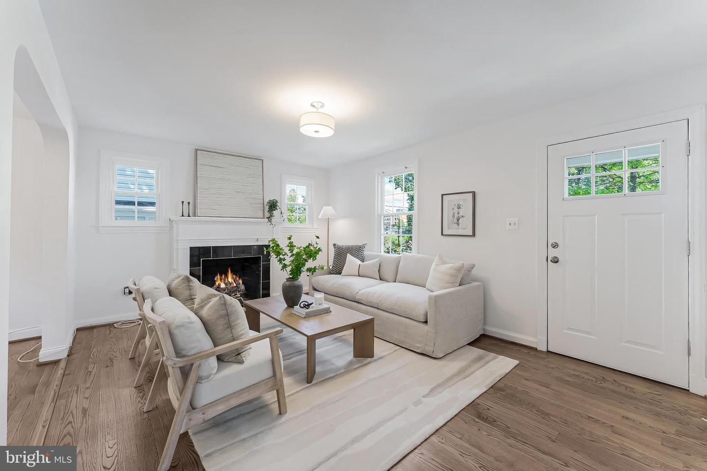 3912 6TH ST S, ARLINGTON, Virginia 22204, 3 Bedrooms Bedrooms, ,3 BathroomsBathrooms,Residential,For sale,3912 6TH ST S,VAAR2053366 MLS # VAAR2053366