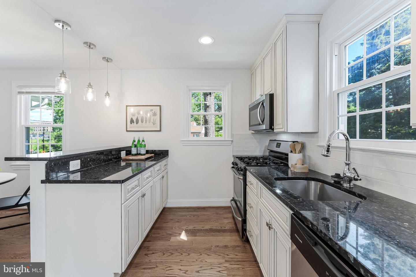 3912 6TH ST S, ARLINGTON, Virginia 22204, 3 Bedrooms Bedrooms, ,3 BathroomsBathrooms,Residential,For sale,3912 6TH ST S,VAAR2053366 MLS # VAAR2053366