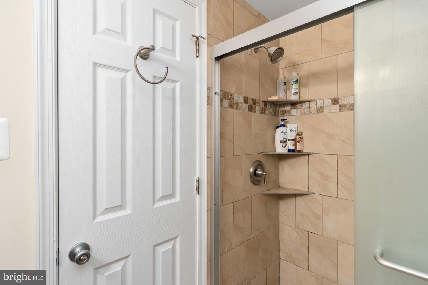 6510 OAKWOOD DR, FALLS CHURCH, Virginia 22041, 4 Bedrooms Bedrooms, ,2 BathroomsBathrooms,Residential,For sale,6510 OAKWOOD DR,VAFX2222664 MLS # VAFX2222664