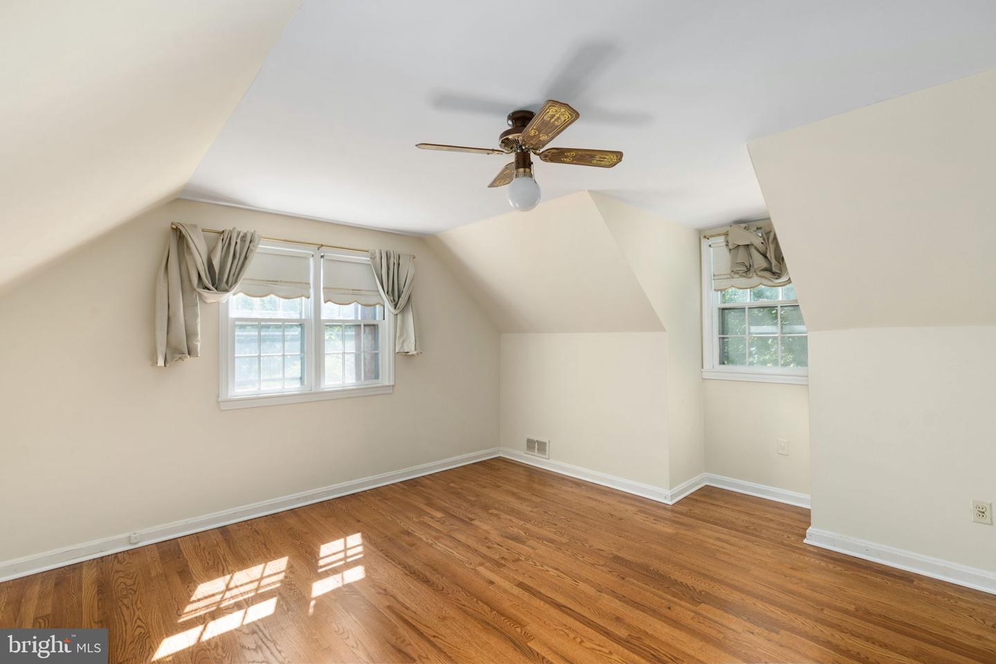 6510 OAKWOOD DR, FALLS CHURCH, Virginia 22041, 4 Bedrooms Bedrooms, ,2 BathroomsBathrooms,Residential,For sale,6510 OAKWOOD DR,VAFX2222664 MLS # VAFX2222664