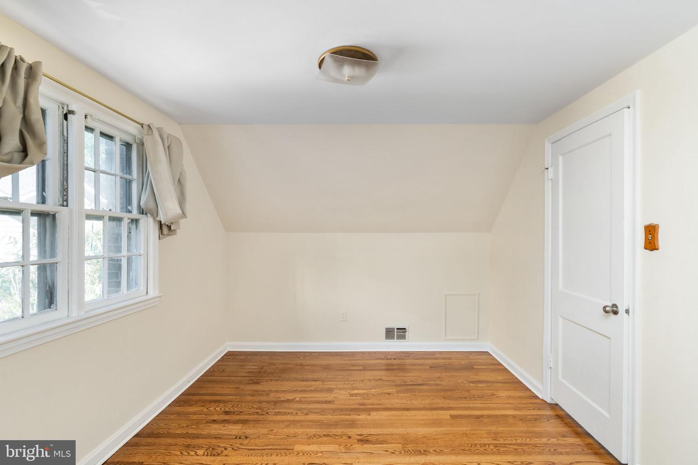 6510 OAKWOOD DR, FALLS CHURCH, Virginia 22041, 4 Bedrooms Bedrooms, ,2 BathroomsBathrooms,Residential,For sale,6510 OAKWOOD DR,VAFX2222664 MLS # VAFX2222664