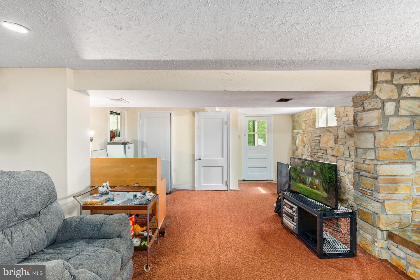 6510 OAKWOOD DR, FALLS CHURCH, Virginia 22041, 4 Bedrooms Bedrooms, ,2 BathroomsBathrooms,Residential,For sale,6510 OAKWOOD DR,VAFX2222664 MLS # VAFX2222664