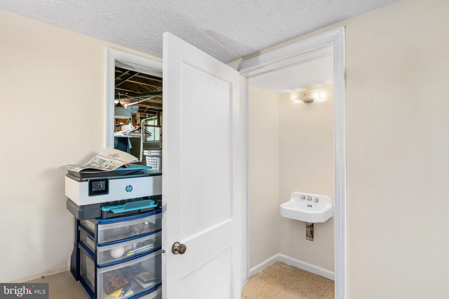 6510 OAKWOOD DR, FALLS CHURCH, Virginia 22041, 4 Bedrooms Bedrooms, ,2 BathroomsBathrooms,Residential,For sale,6510 OAKWOOD DR,VAFX2222664 MLS # VAFX2222664