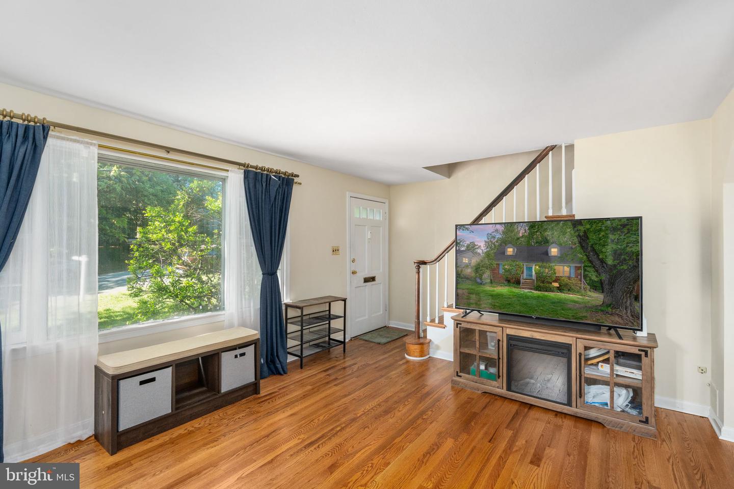 6510 OAKWOOD DR, FALLS CHURCH, Virginia 22041, 4 Bedrooms Bedrooms, ,2 BathroomsBathrooms,Residential,For sale,6510 OAKWOOD DR,VAFX2222664 MLS # VAFX2222664