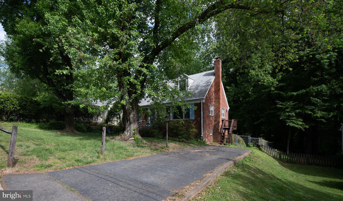 6510 OAKWOOD DR, FALLS CHURCH, Virginia 22041, 4 Bedrooms Bedrooms, ,2 BathroomsBathrooms,Residential,For sale,6510 OAKWOOD DR,VAFX2222664 MLS # VAFX2222664
