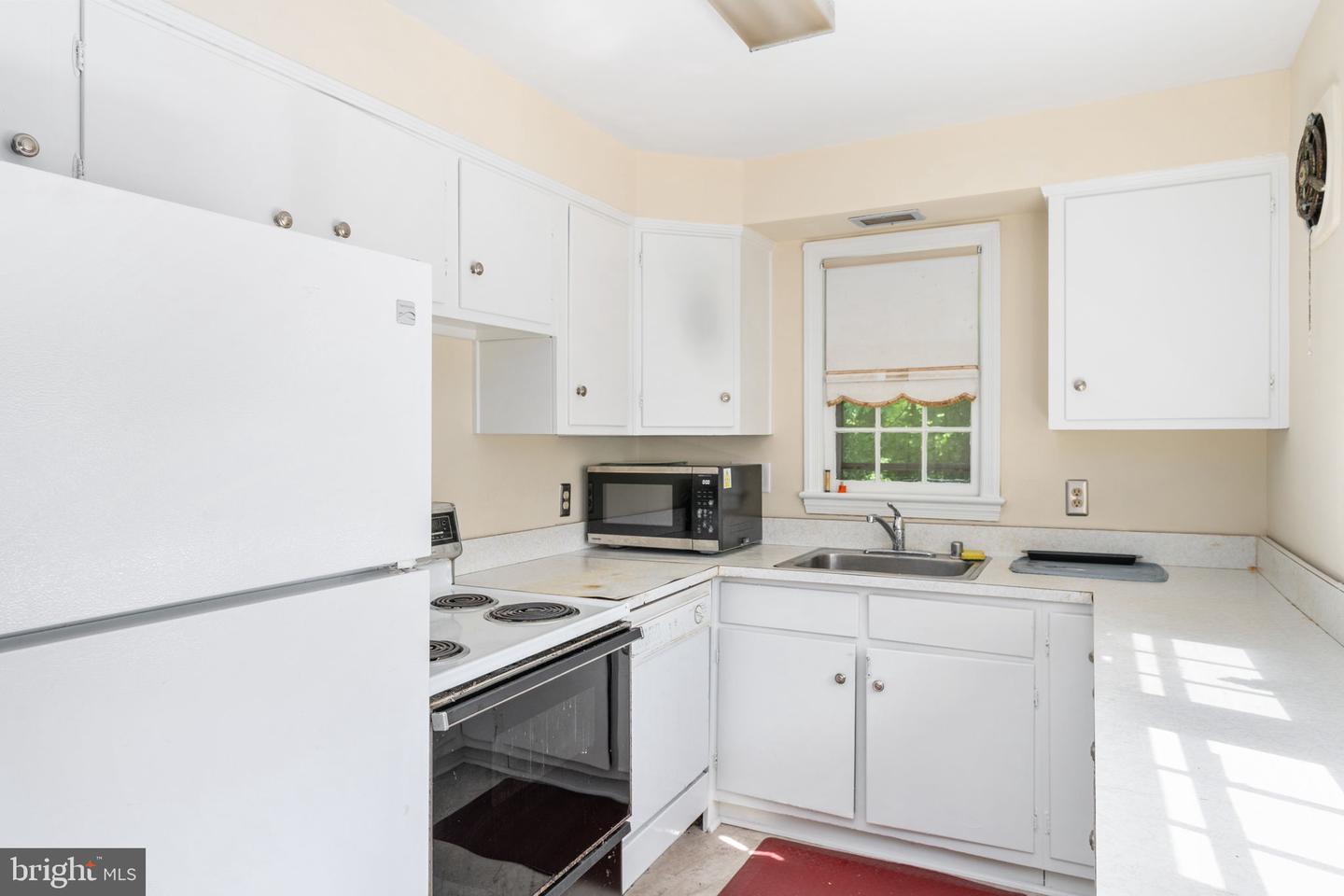 6510 OAKWOOD DR, FALLS CHURCH, Virginia 22041, 4 Bedrooms Bedrooms, ,2 BathroomsBathrooms,Residential,For sale,6510 OAKWOOD DR,VAFX2222664 MLS # VAFX2222664