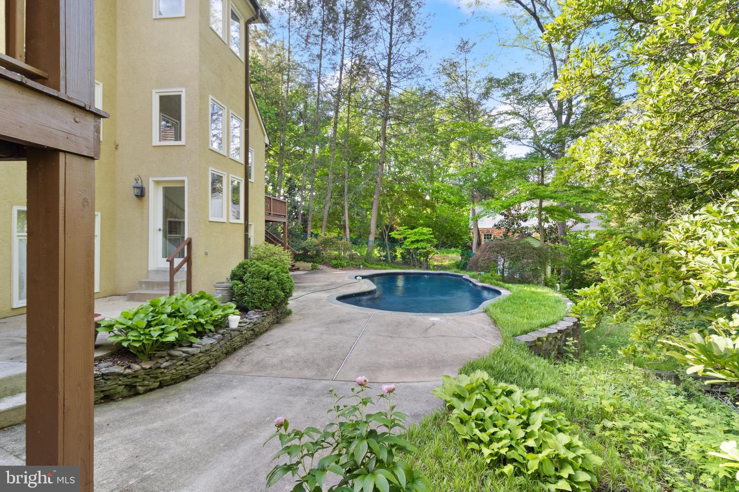 4015 N RANDOLPH ST, ARLINGTON, Virginia 22207, 6 Bedrooms Bedrooms, ,5 BathroomsBathrooms,Residential,For sale,4015 N RANDOLPH ST,VAAR2054114 MLS # VAAR2054114