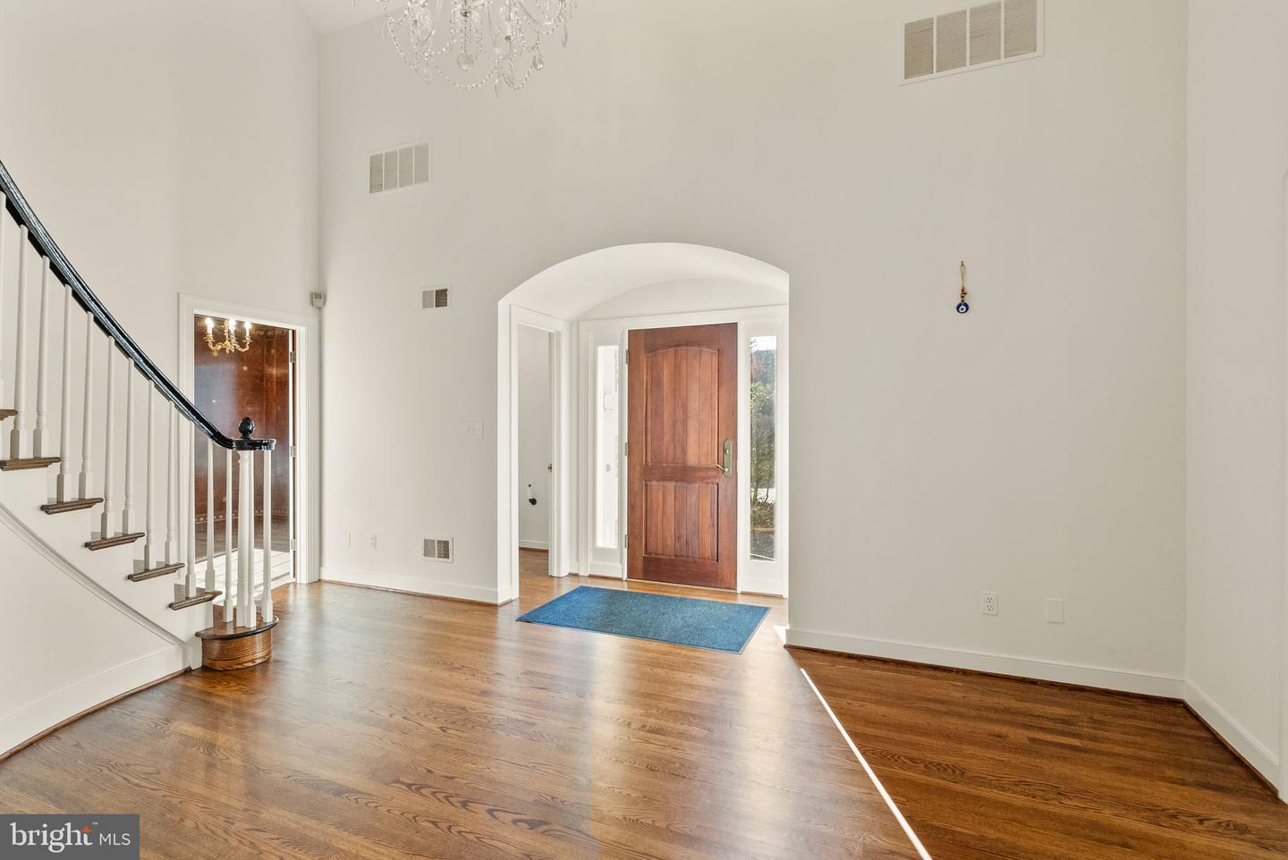 4015 N RANDOLPH ST, ARLINGTON, Virginia 22207, 6 Bedrooms Bedrooms, ,5 BathroomsBathrooms,Residential,For sale,4015 N RANDOLPH ST,VAAR2054114 MLS # VAAR2054114