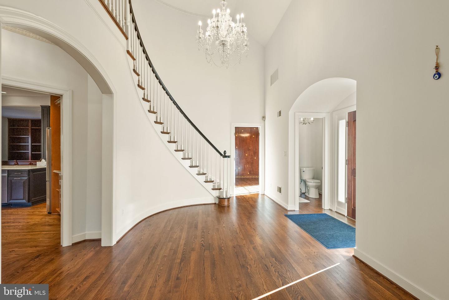 4015 N RANDOLPH ST, ARLINGTON, Virginia 22207, 6 Bedrooms Bedrooms, ,5 BathroomsBathrooms,Residential,For sale,4015 N RANDOLPH ST,VAAR2054114 MLS # VAAR2054114