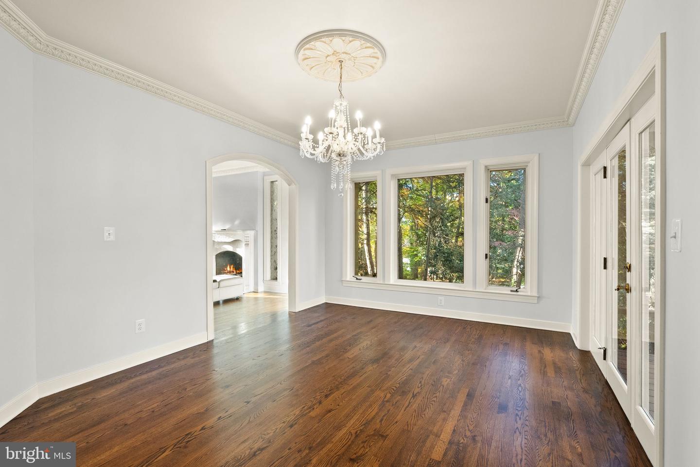 4015 N RANDOLPH ST, ARLINGTON, Virginia 22207, 6 Bedrooms Bedrooms, ,5 BathroomsBathrooms,Residential,For sale,4015 N RANDOLPH ST,VAAR2054114 MLS # VAAR2054114