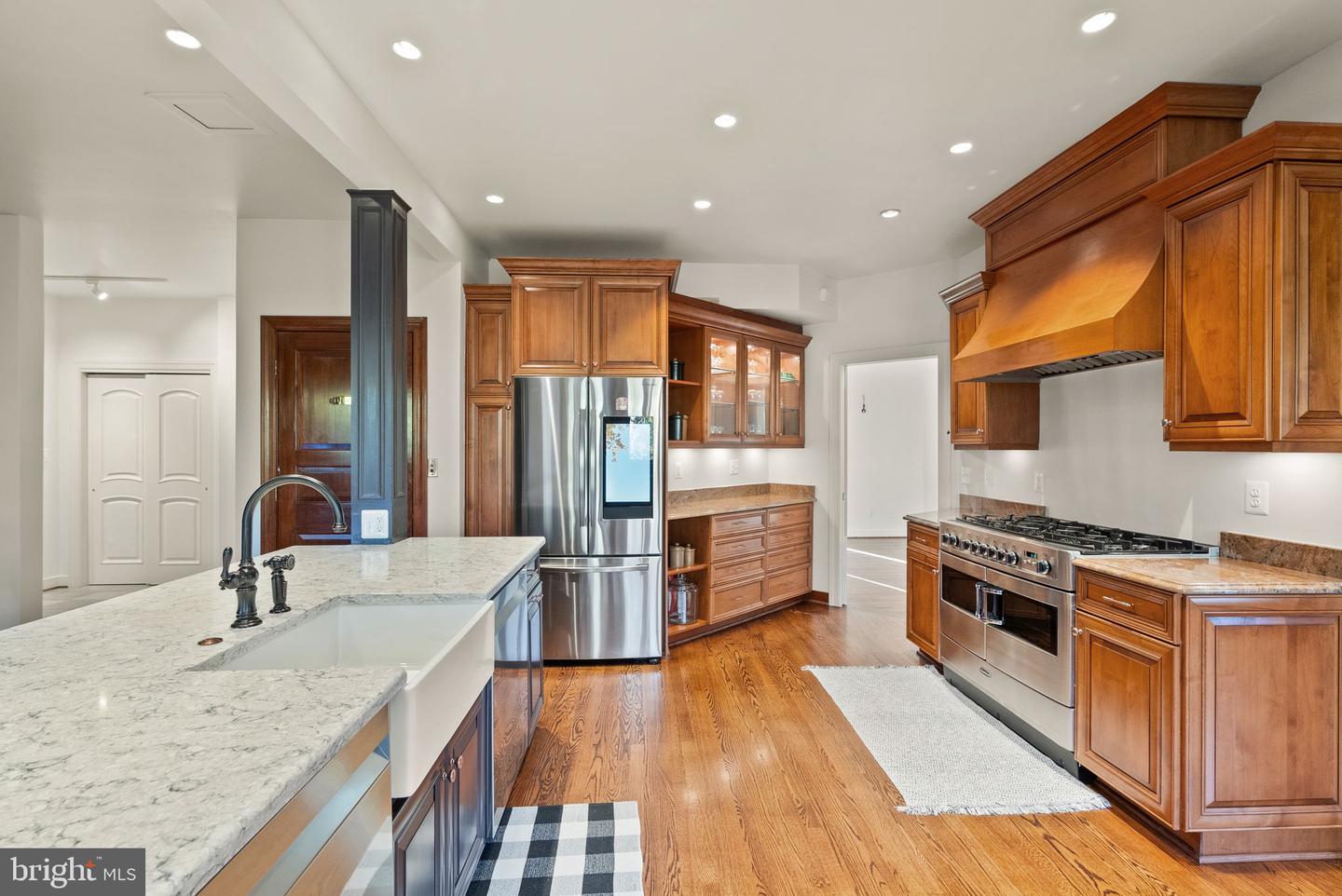 4015 N RANDOLPH ST, ARLINGTON, Virginia 22207, 6 Bedrooms Bedrooms, ,5 BathroomsBathrooms,Residential,For sale,4015 N RANDOLPH ST,VAAR2054114 MLS # VAAR2054114