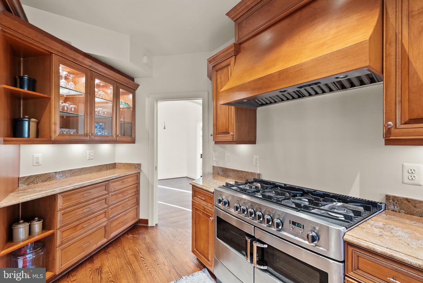 4015 N RANDOLPH ST, ARLINGTON, Virginia 22207, 6 Bedrooms Bedrooms, ,5 BathroomsBathrooms,Residential,For sale,4015 N RANDOLPH ST,VAAR2054114 MLS # VAAR2054114