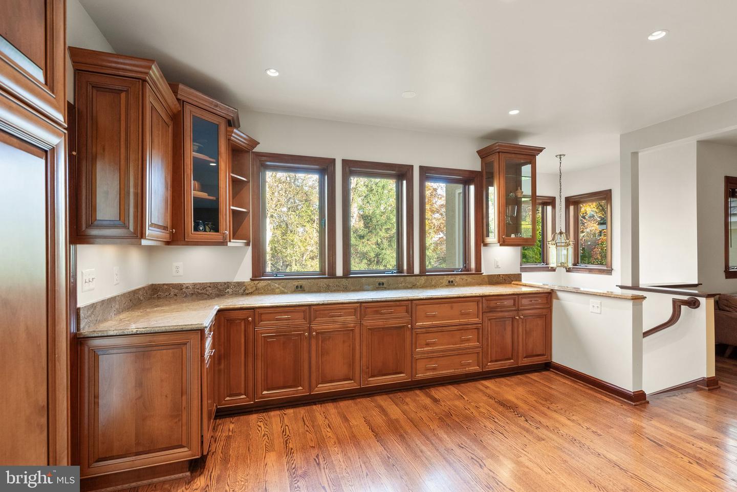 4015 N RANDOLPH ST, ARLINGTON, Virginia 22207, 6 Bedrooms Bedrooms, ,5 BathroomsBathrooms,Residential,For sale,4015 N RANDOLPH ST,VAAR2054114 MLS # VAAR2054114