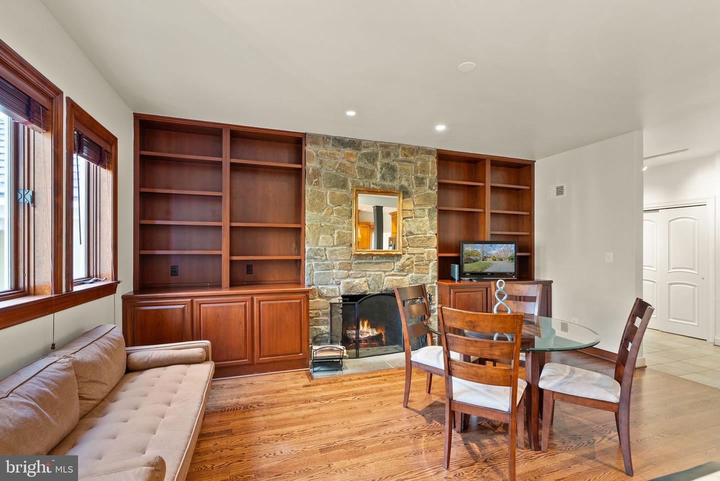 4015 N RANDOLPH ST, ARLINGTON, Virginia 22207, 6 Bedrooms Bedrooms, ,5 BathroomsBathrooms,Residential,For sale,4015 N RANDOLPH ST,VAAR2054114 MLS # VAAR2054114