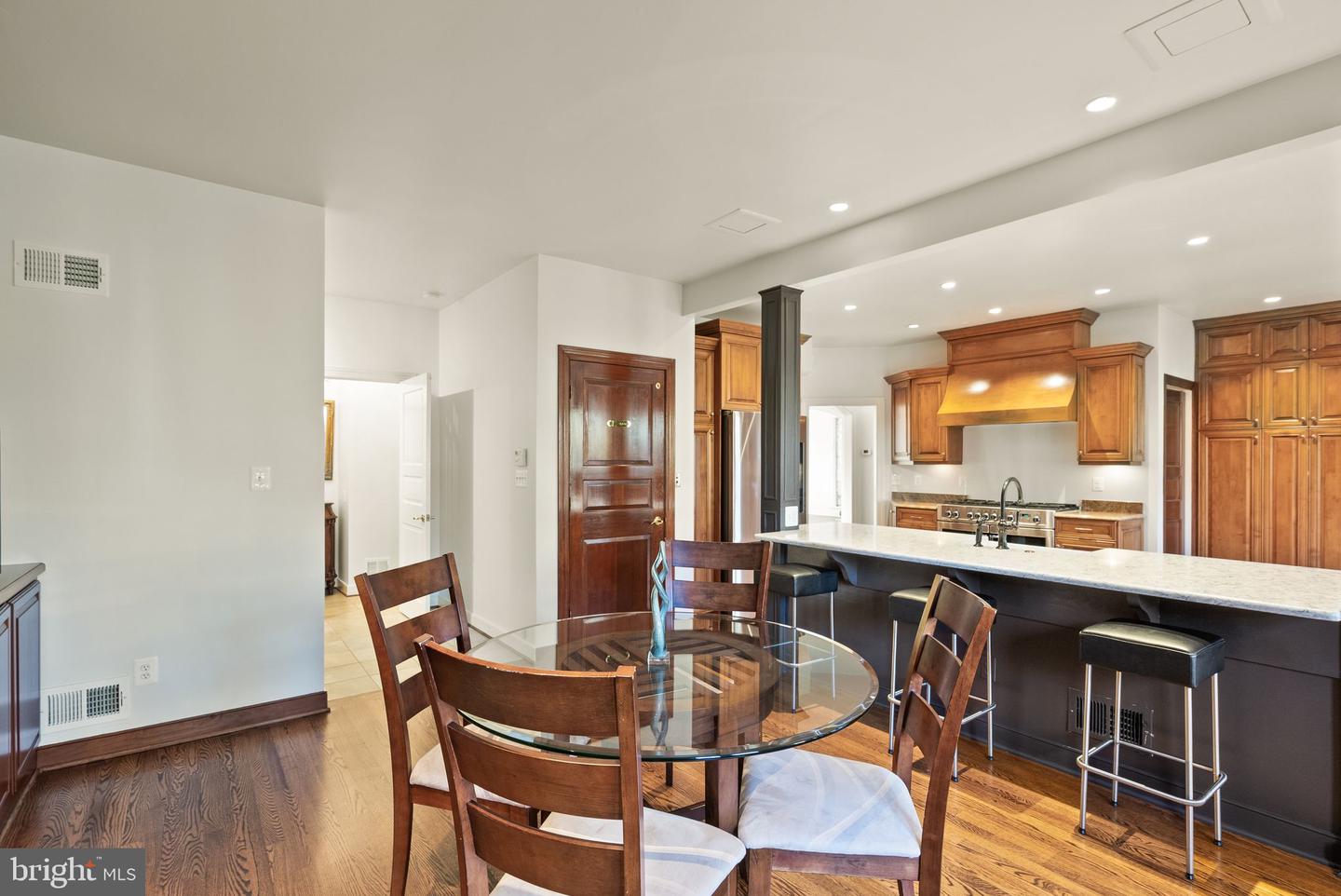 4015 N RANDOLPH ST, ARLINGTON, Virginia 22207, 6 Bedrooms Bedrooms, ,5 BathroomsBathrooms,Residential,For sale,4015 N RANDOLPH ST,VAAR2054114 MLS # VAAR2054114