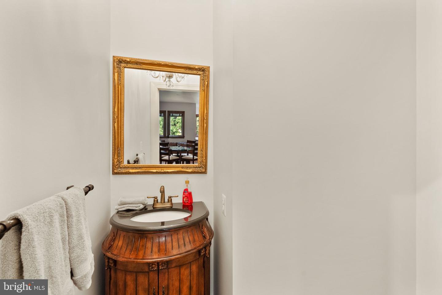 4015 N RANDOLPH ST, ARLINGTON, Virginia 22207, 6 Bedrooms Bedrooms, ,5 BathroomsBathrooms,Residential,For sale,4015 N RANDOLPH ST,VAAR2054114 MLS # VAAR2054114