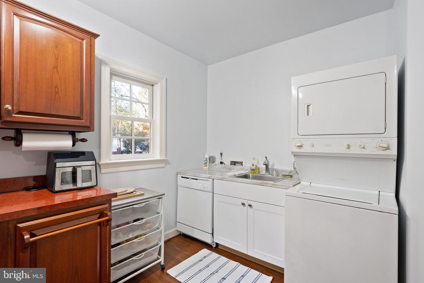 4015 N RANDOLPH ST, ARLINGTON, Virginia 22207, 6 Bedrooms Bedrooms, ,5 BathroomsBathrooms,Residential,For sale,4015 N RANDOLPH ST,VAAR2054114 MLS # VAAR2054114