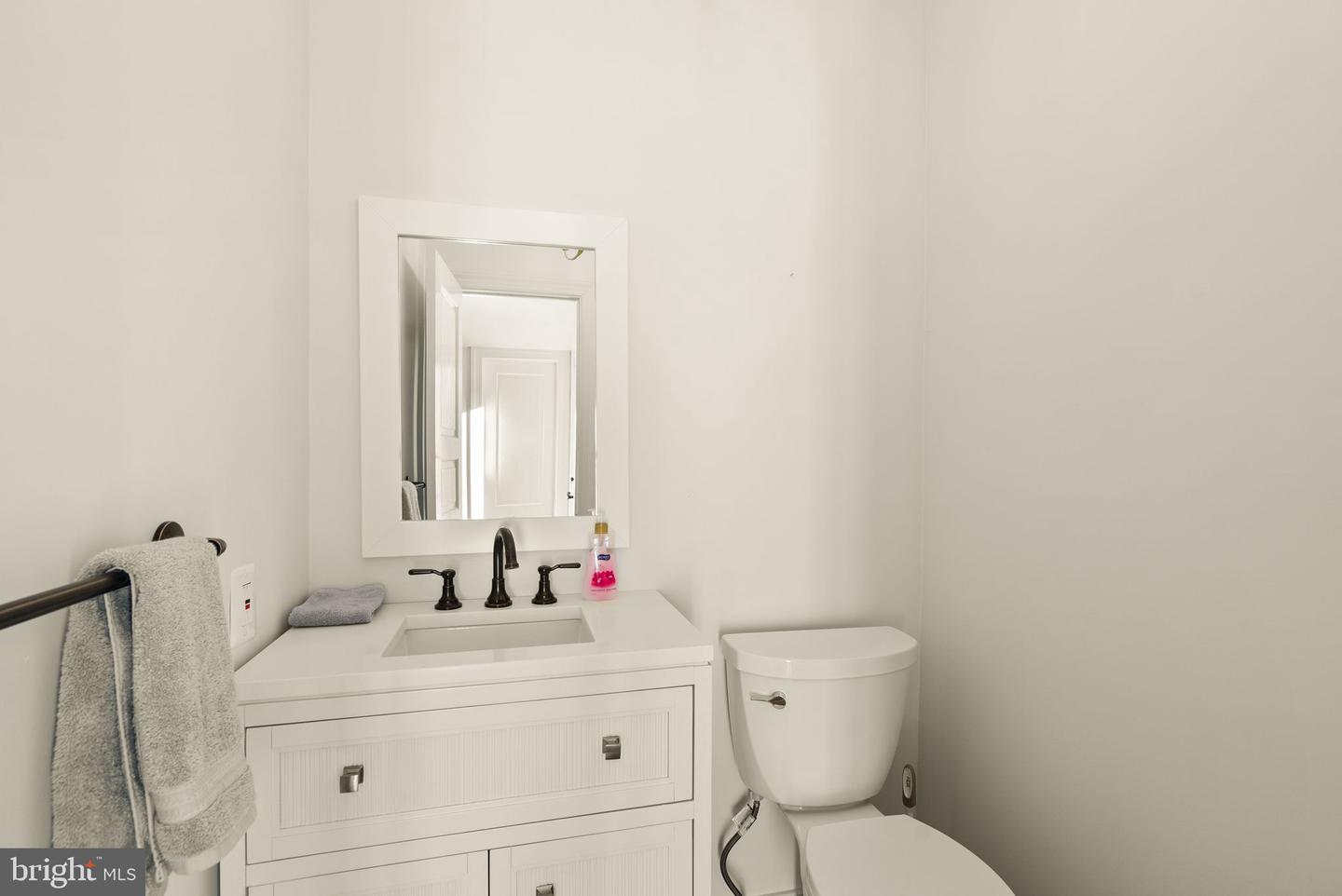 4015 N RANDOLPH ST, ARLINGTON, Virginia 22207, 6 Bedrooms Bedrooms, ,5 BathroomsBathrooms,Residential,For sale,4015 N RANDOLPH ST,VAAR2054114 MLS # VAAR2054114