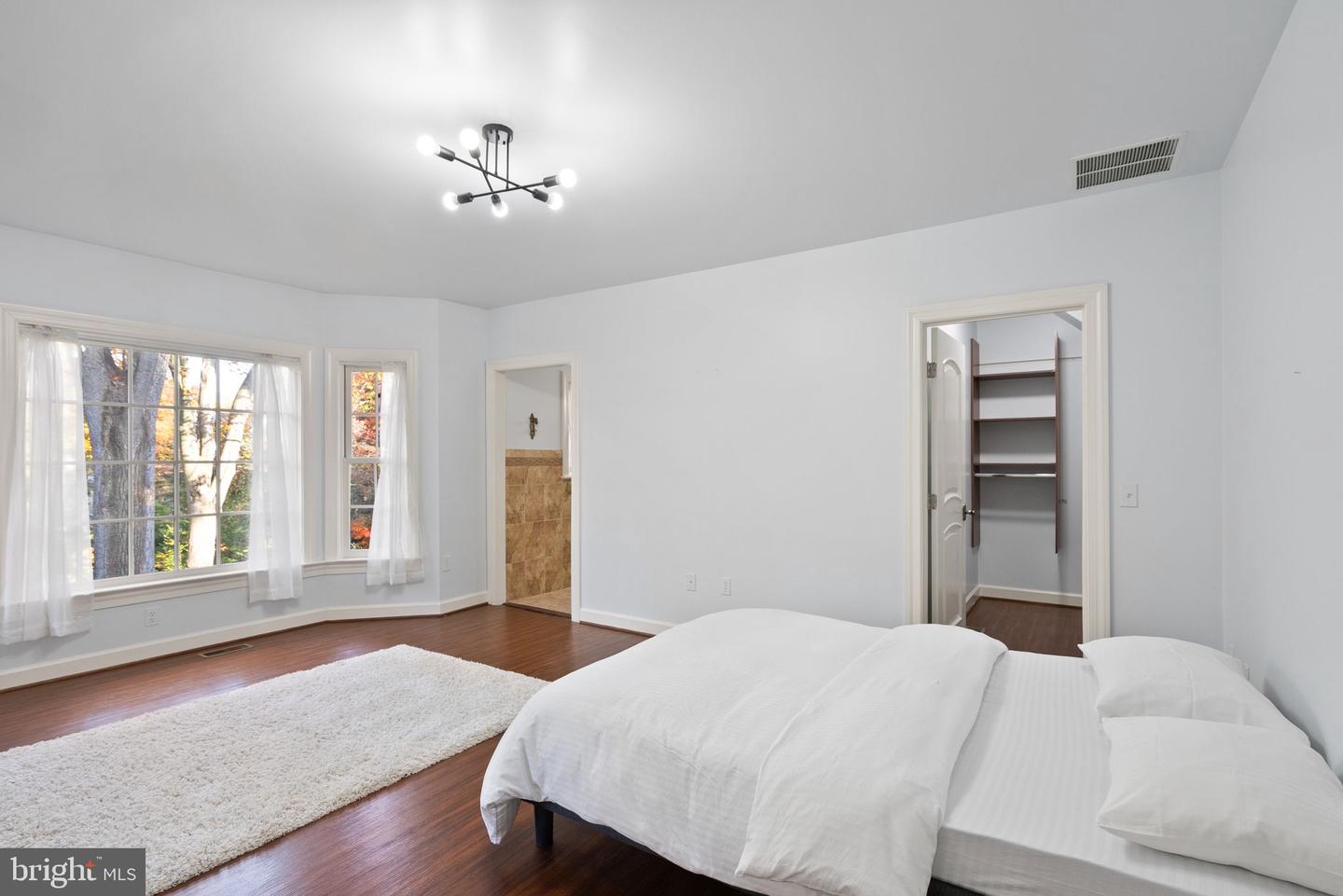 4015 N RANDOLPH ST, ARLINGTON, Virginia 22207, 6 Bedrooms Bedrooms, ,5 BathroomsBathrooms,Residential,For sale,4015 N RANDOLPH ST,VAAR2054114 MLS # VAAR2054114