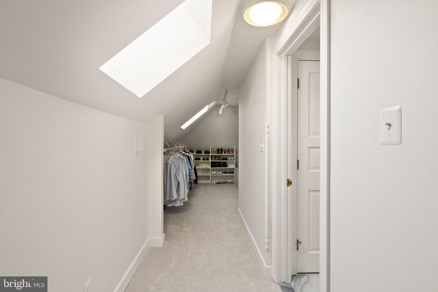 4015 N RANDOLPH ST, ARLINGTON, Virginia 22207, 6 Bedrooms Bedrooms, ,5 BathroomsBathrooms,Residential,For sale,4015 N RANDOLPH ST,VAAR2054114 MLS # VAAR2054114