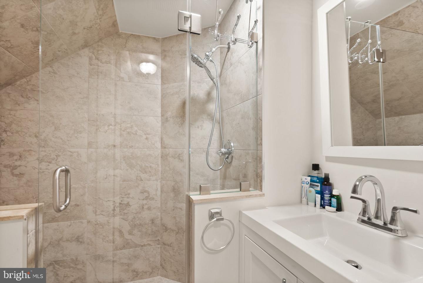 4015 N RANDOLPH ST, ARLINGTON, Virginia 22207, 6 Bedrooms Bedrooms, ,5 BathroomsBathrooms,Residential,For sale,4015 N RANDOLPH ST,VAAR2054114 MLS # VAAR2054114