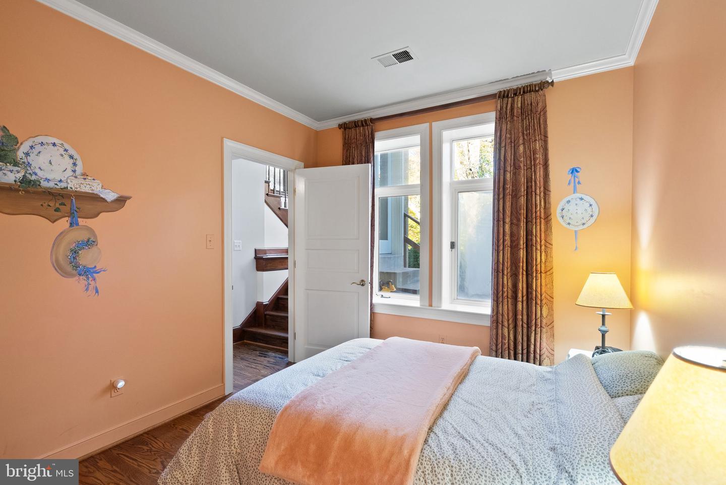 4015 N RANDOLPH ST, ARLINGTON, Virginia 22207, 6 Bedrooms Bedrooms, ,5 BathroomsBathrooms,Residential,For sale,4015 N RANDOLPH ST,VAAR2054114 MLS # VAAR2054114
