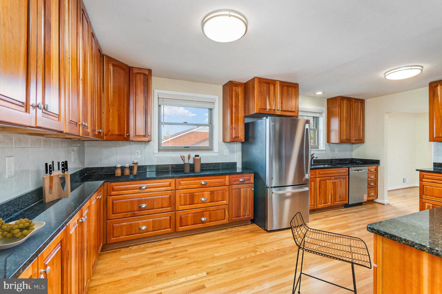 7700 ARLEN ST, ANNANDALE, Virginia 22003, 4 Bedrooms Bedrooms, ,3 BathroomsBathrooms,Residential,For sale,7700 ARLEN ST,VAFX2224856 MLS # VAFX2224856