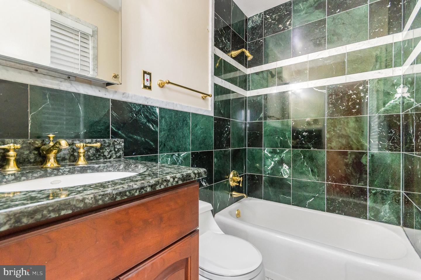 7700 ARLEN ST, ANNANDALE, Virginia 22003, 4 Bedrooms Bedrooms, ,3 BathroomsBathrooms,Residential,For sale,7700 ARLEN ST,VAFX2224856 MLS # VAFX2224856