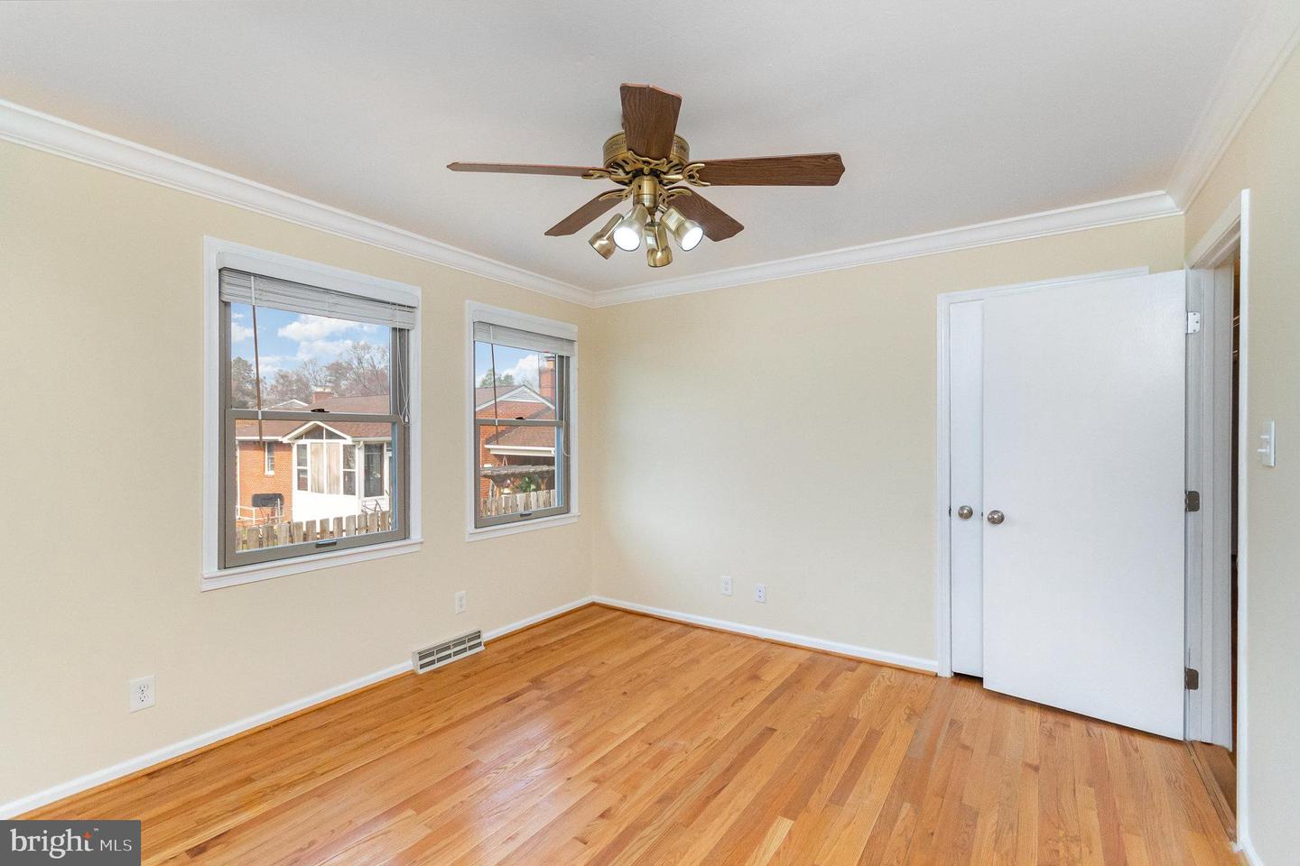 7700 ARLEN ST, ANNANDALE, Virginia 22003, 4 Bedrooms Bedrooms, ,3 BathroomsBathrooms,Residential,For sale,7700 ARLEN ST,VAFX2224856 MLS # VAFX2224856