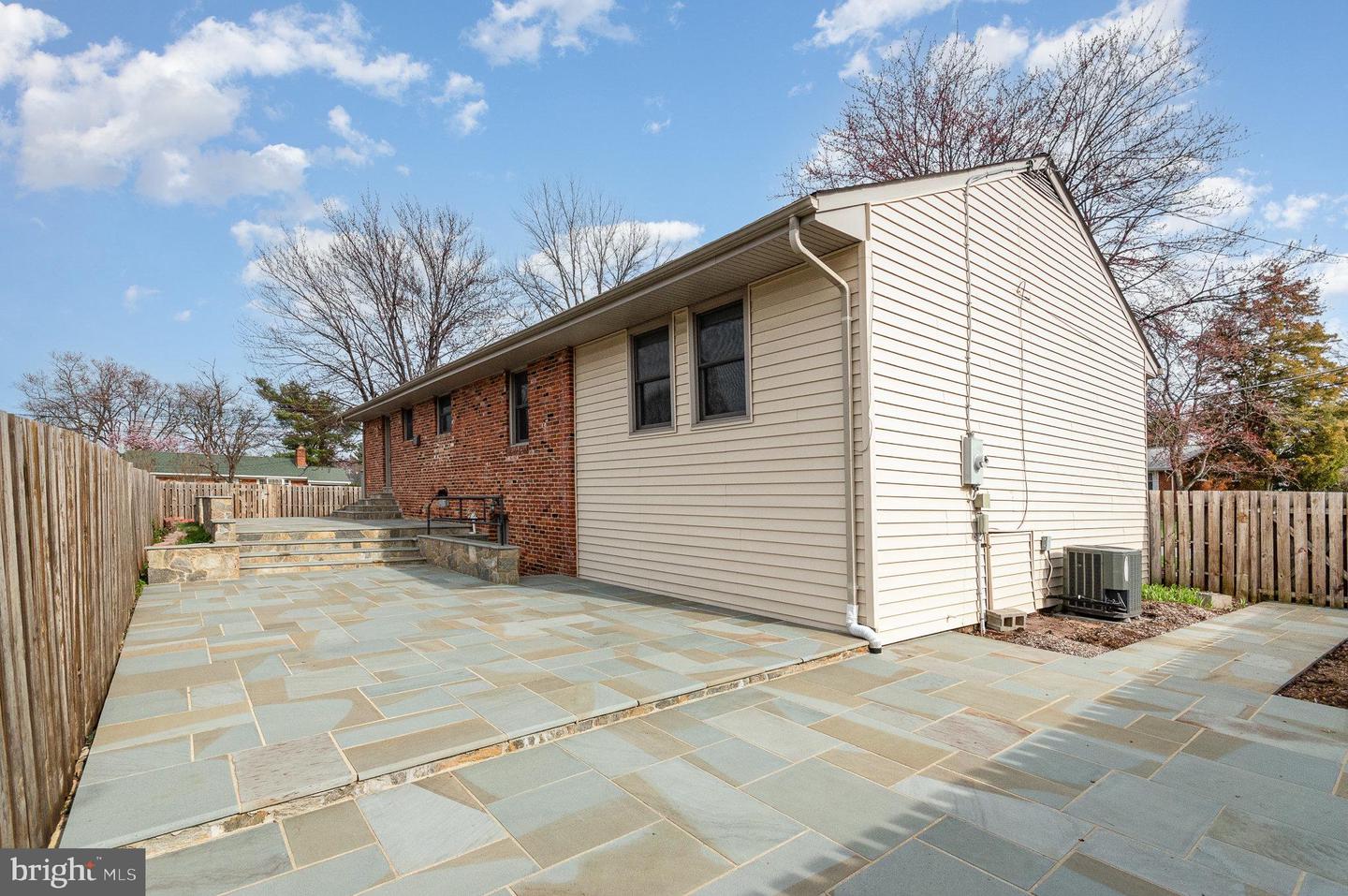 7700 ARLEN ST, ANNANDALE, Virginia 22003, 4 Bedrooms Bedrooms, ,3 BathroomsBathrooms,Residential,For sale,7700 ARLEN ST,VAFX2224856 MLS # VAFX2224856