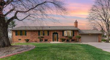 7700 ARLEN ST, ANNANDALE, Virginia 22003, 4 Bedrooms Bedrooms, ,3 BathroomsBathrooms,Residential,For sale,7700 ARLEN ST,VAFX2224856 MLS # VAFX2224856