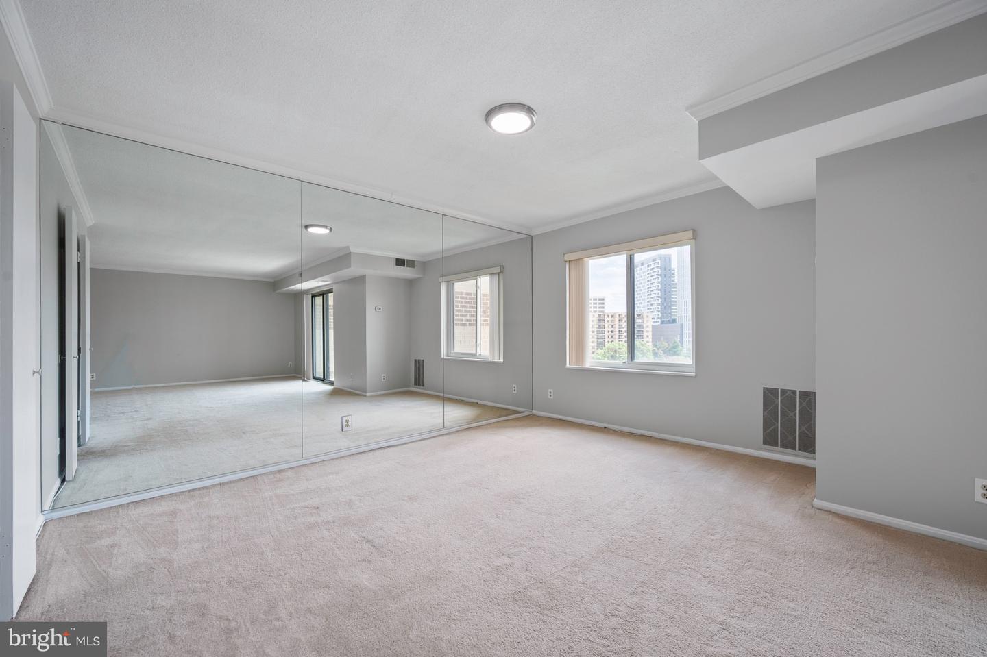 8350 GREENSBORO DR #709, MCLEAN, Virginia 22102, 1 Bedroom Bedrooms, ,1 BathroomBathrooms,Residential,For sale,8350 GREENSBORO DR #709,VAFX2225500 MLS # VAFX2225500