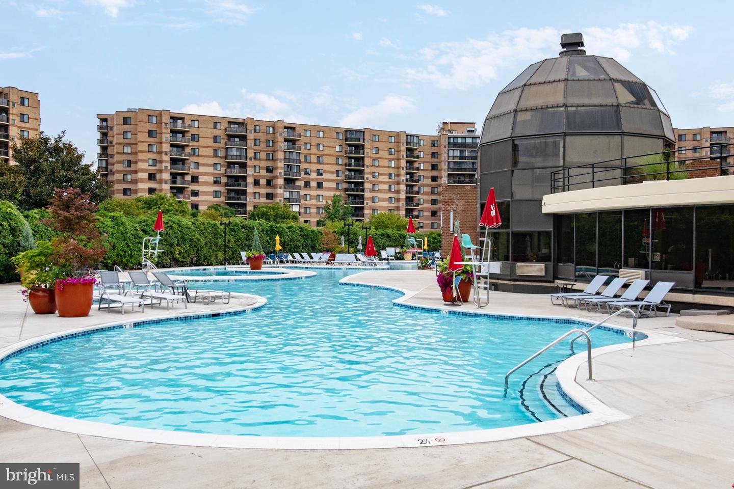 8350 GREENSBORO DR #709, MCLEAN, Virginia 22102, 1 Bedroom Bedrooms, ,1 BathroomBathrooms,Residential,For sale,8350 GREENSBORO DR #709,VAFX2225500 MLS # VAFX2225500