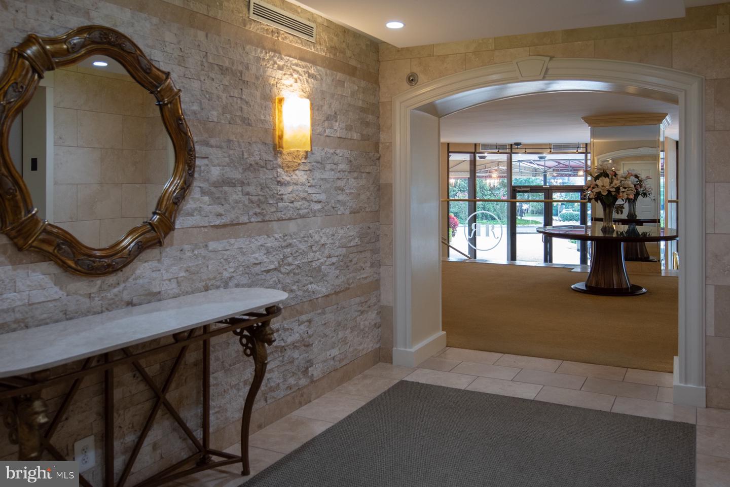 8350 GREENSBORO DR #709, MCLEAN, Virginia 22102, 1 Bedroom Bedrooms, ,1 BathroomBathrooms,Residential,For sale,8350 GREENSBORO DR #709,VAFX2225500 MLS # VAFX2225500