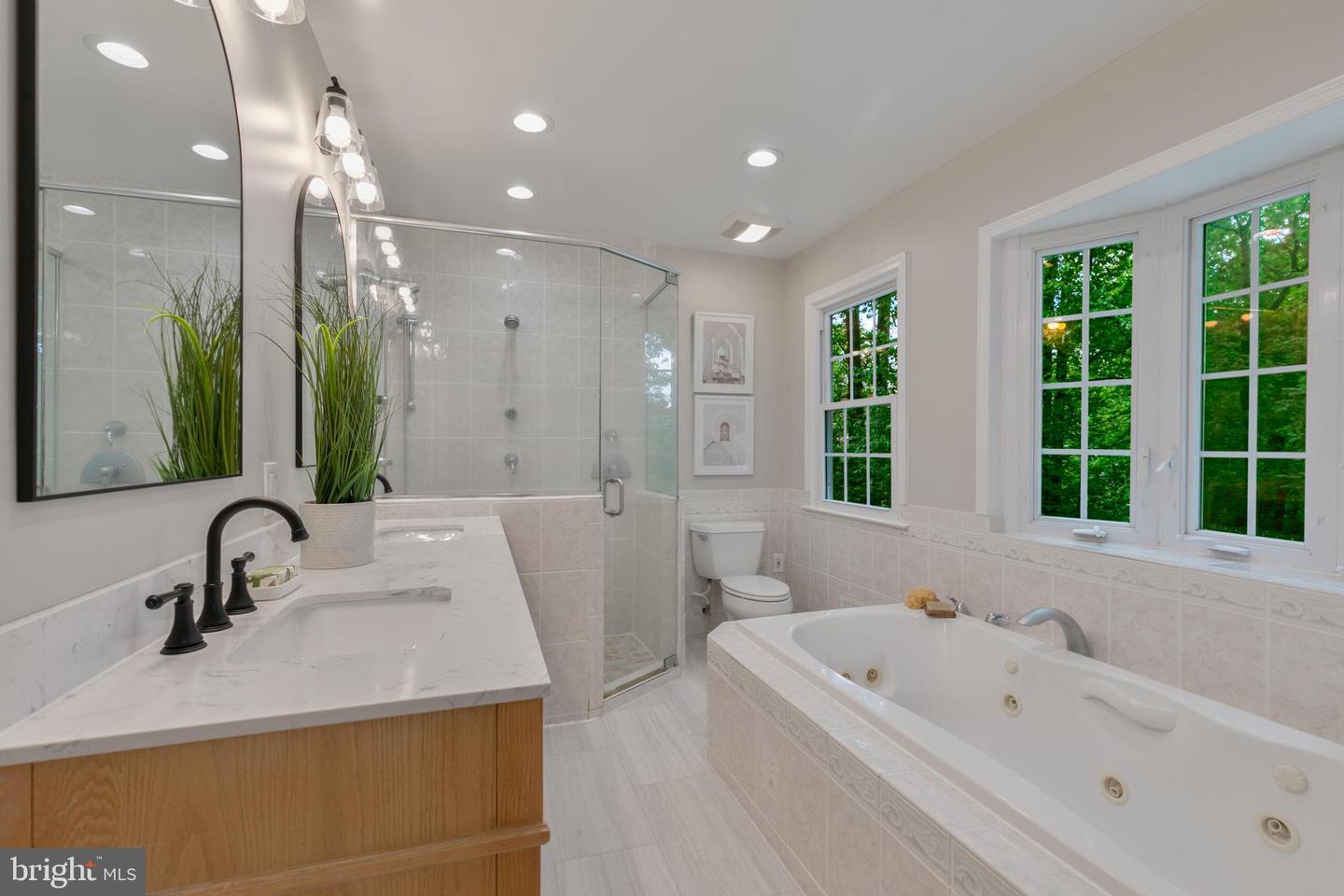 11800 QUARTER HORSE CT, OAKTON, Virginia 22124, 4 Bedrooms Bedrooms, ,3 BathroomsBathrooms,Residential,For sale,11800 QUARTER HORSE CT,VAFX2226910 MLS # VAFX2226910