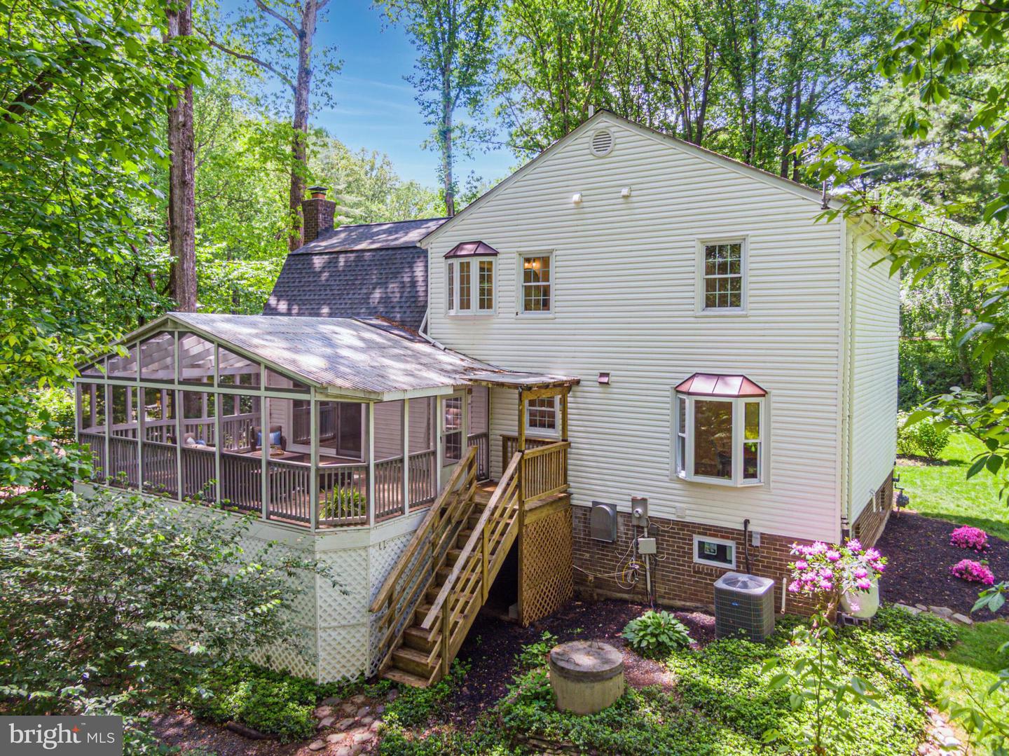 11800 QUARTER HORSE CT, OAKTON, Virginia 22124, 4 Bedrooms Bedrooms, ,3 BathroomsBathrooms,Residential,For sale,11800 QUARTER HORSE CT,VAFX2226910 MLS # VAFX2226910