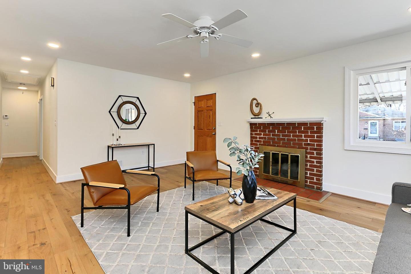 5613 5TH RD S, ARLINGTON, Virginia 22204, 3 Bedrooms Bedrooms, 7 Rooms Rooms,2 BathroomsBathrooms,Residential,For sale,5613 5TH RD S,VAAR2054186 MLS # VAAR2054186