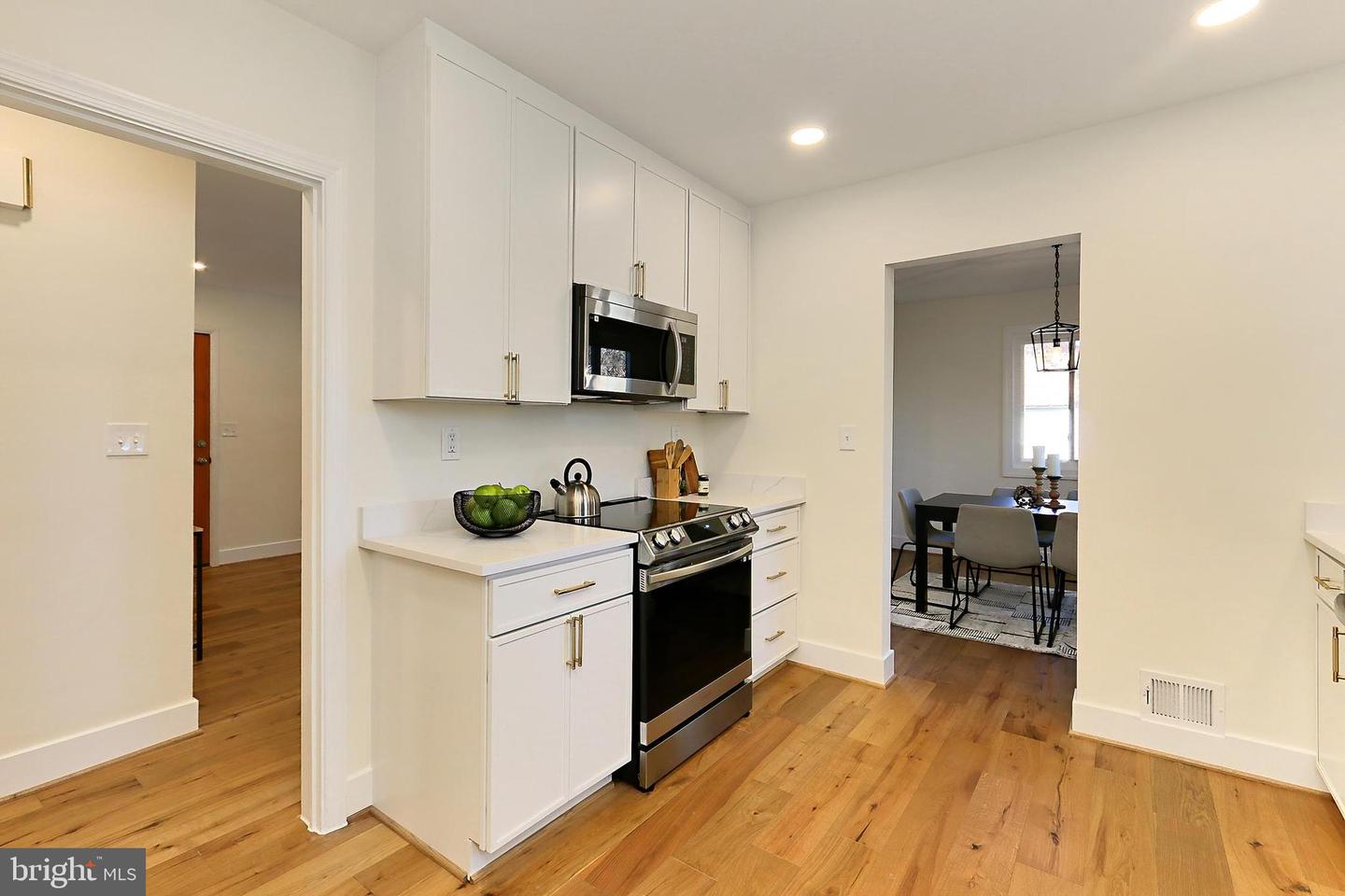 5613 5TH RD S, ARLINGTON, Virginia 22204, 3 Bedrooms Bedrooms, 7 Rooms Rooms,2 BathroomsBathrooms,Residential,For sale,5613 5TH RD S,VAAR2054186 MLS # VAAR2054186