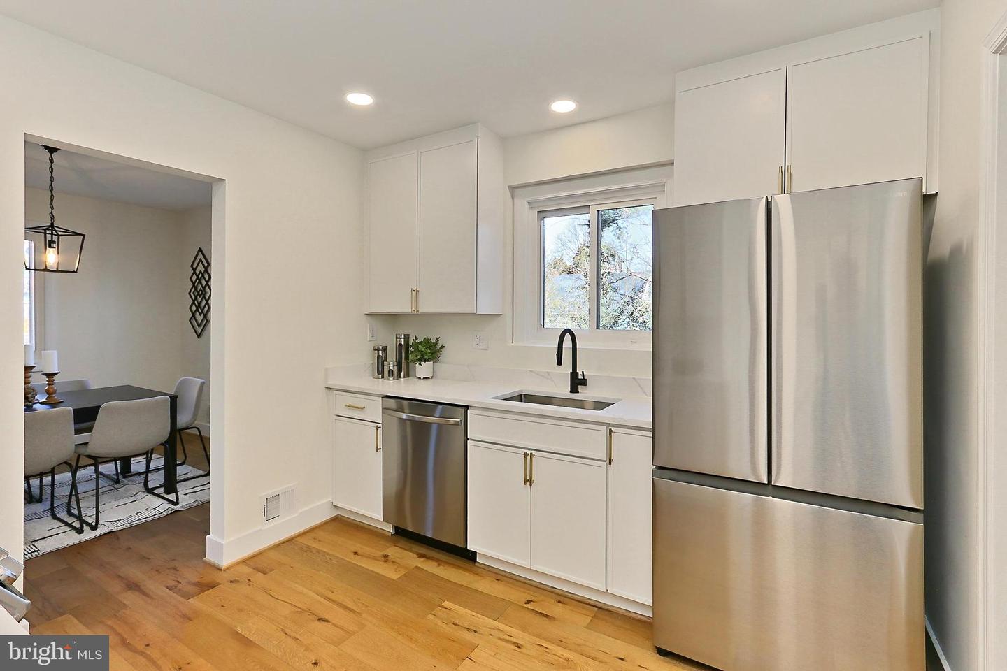 5613 5TH RD S, ARLINGTON, Virginia 22204, 3 Bedrooms Bedrooms, 7 Rooms Rooms,2 BathroomsBathrooms,Residential,For sale,5613 5TH RD S,VAAR2054186 MLS # VAAR2054186