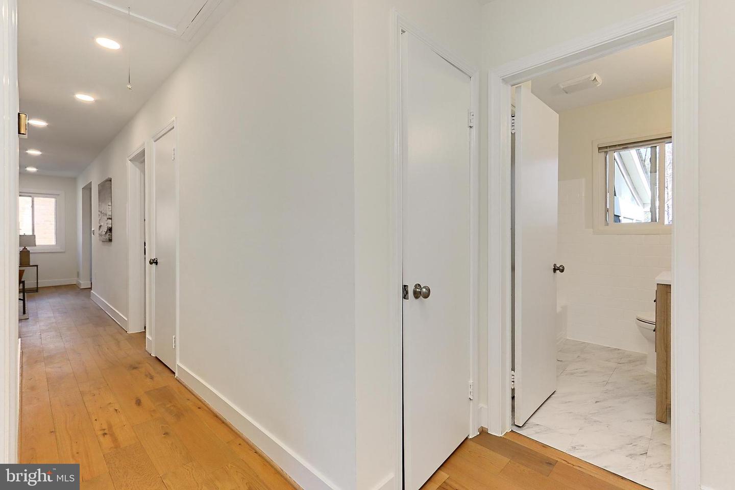 5613 5TH RD S, ARLINGTON, Virginia 22204, 3 Bedrooms Bedrooms, 7 Rooms Rooms,2 BathroomsBathrooms,Residential,For sale,5613 5TH RD S,VAAR2054186 MLS # VAAR2054186