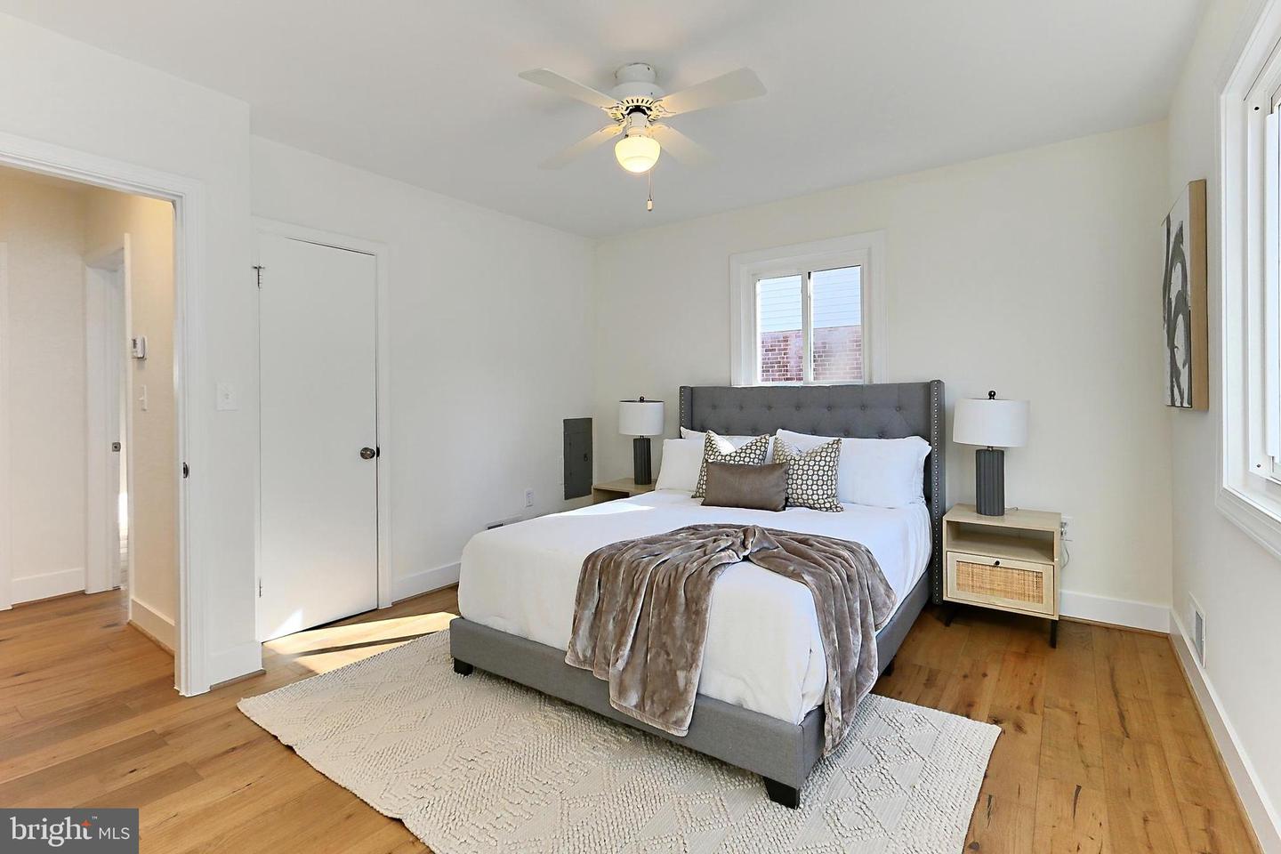 5613 5TH RD S, ARLINGTON, Virginia 22204, 3 Bedrooms Bedrooms, 7 Rooms Rooms,2 BathroomsBathrooms,Residential,For sale,5613 5TH RD S,VAAR2054186 MLS # VAAR2054186