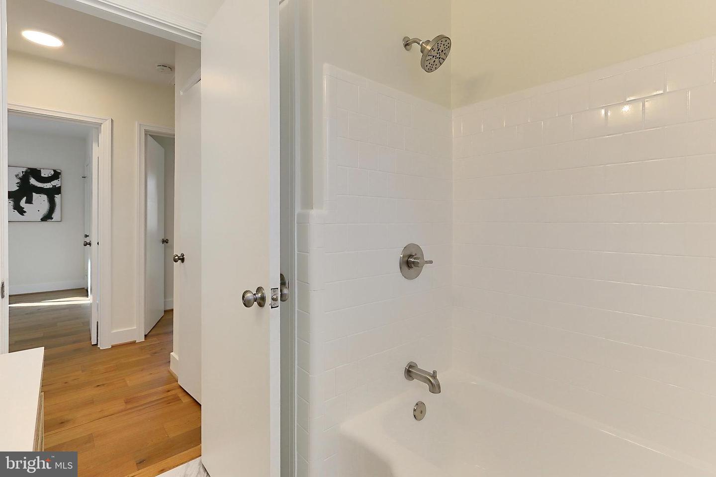 5613 5TH RD S, ARLINGTON, Virginia 22204, 3 Bedrooms Bedrooms, 7 Rooms Rooms,2 BathroomsBathrooms,Residential,For sale,5613 5TH RD S,VAAR2054186 MLS # VAAR2054186