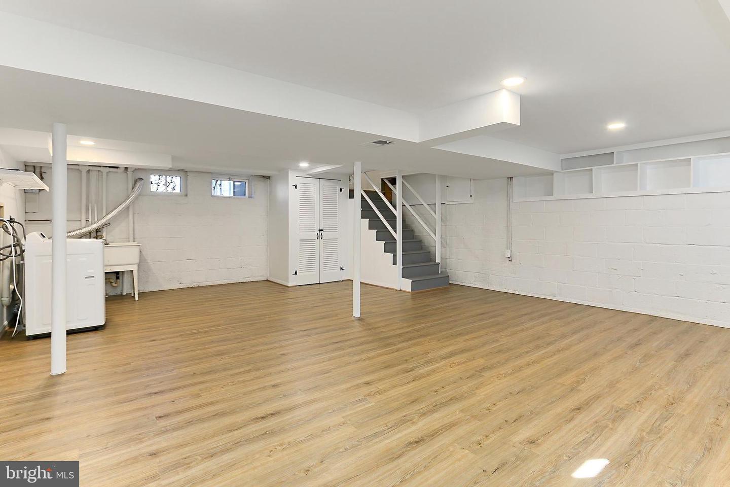 5613 5TH RD S, ARLINGTON, Virginia 22204, 3 Bedrooms Bedrooms, 7 Rooms Rooms,2 BathroomsBathrooms,Residential,For sale,5613 5TH RD S,VAAR2054186 MLS # VAAR2054186
