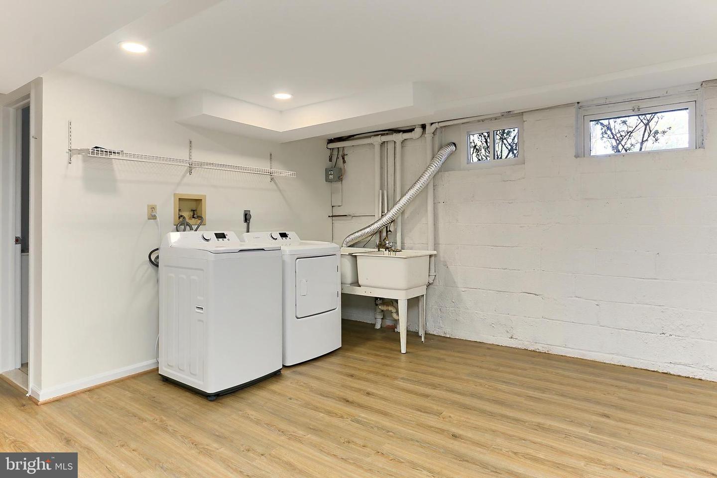 5613 5TH RD S, ARLINGTON, Virginia 22204, 3 Bedrooms Bedrooms, 7 Rooms Rooms,2 BathroomsBathrooms,Residential,For sale,5613 5TH RD S,VAAR2054186 MLS # VAAR2054186