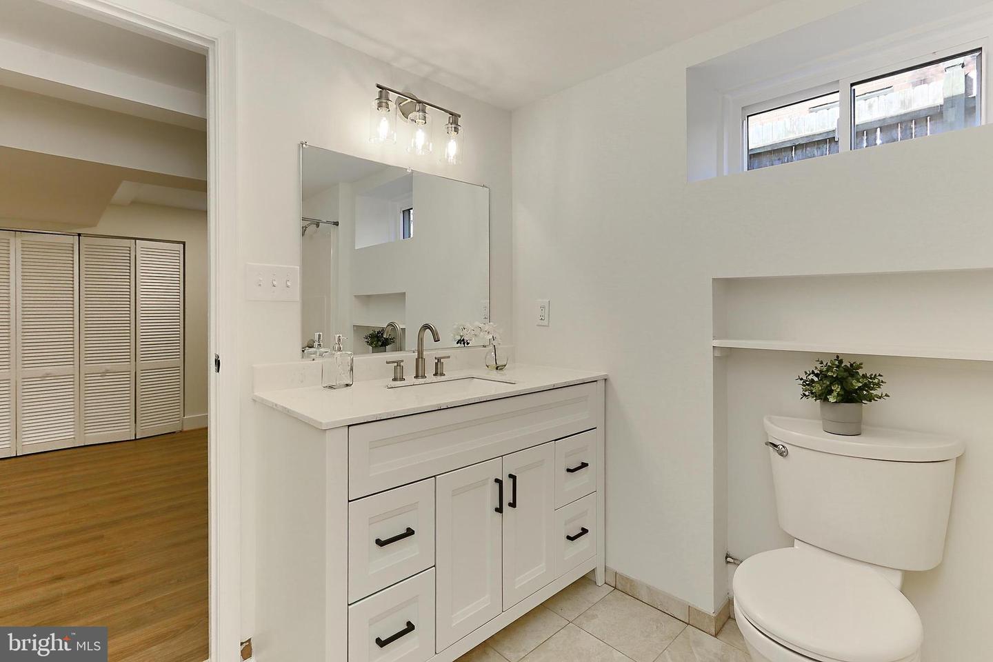 5613 5TH RD S, ARLINGTON, Virginia 22204, 3 Bedrooms Bedrooms, 7 Rooms Rooms,2 BathroomsBathrooms,Residential,For sale,5613 5TH RD S,VAAR2054186 MLS # VAAR2054186