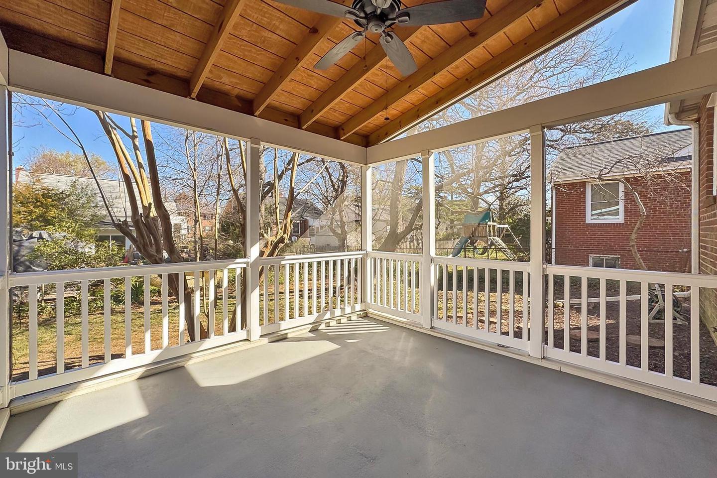 5613 5TH RD S, ARLINGTON, Virginia 22204, 3 Bedrooms Bedrooms, 7 Rooms Rooms,2 BathroomsBathrooms,Residential,For sale,5613 5TH RD S,VAAR2054186 MLS # VAAR2054186