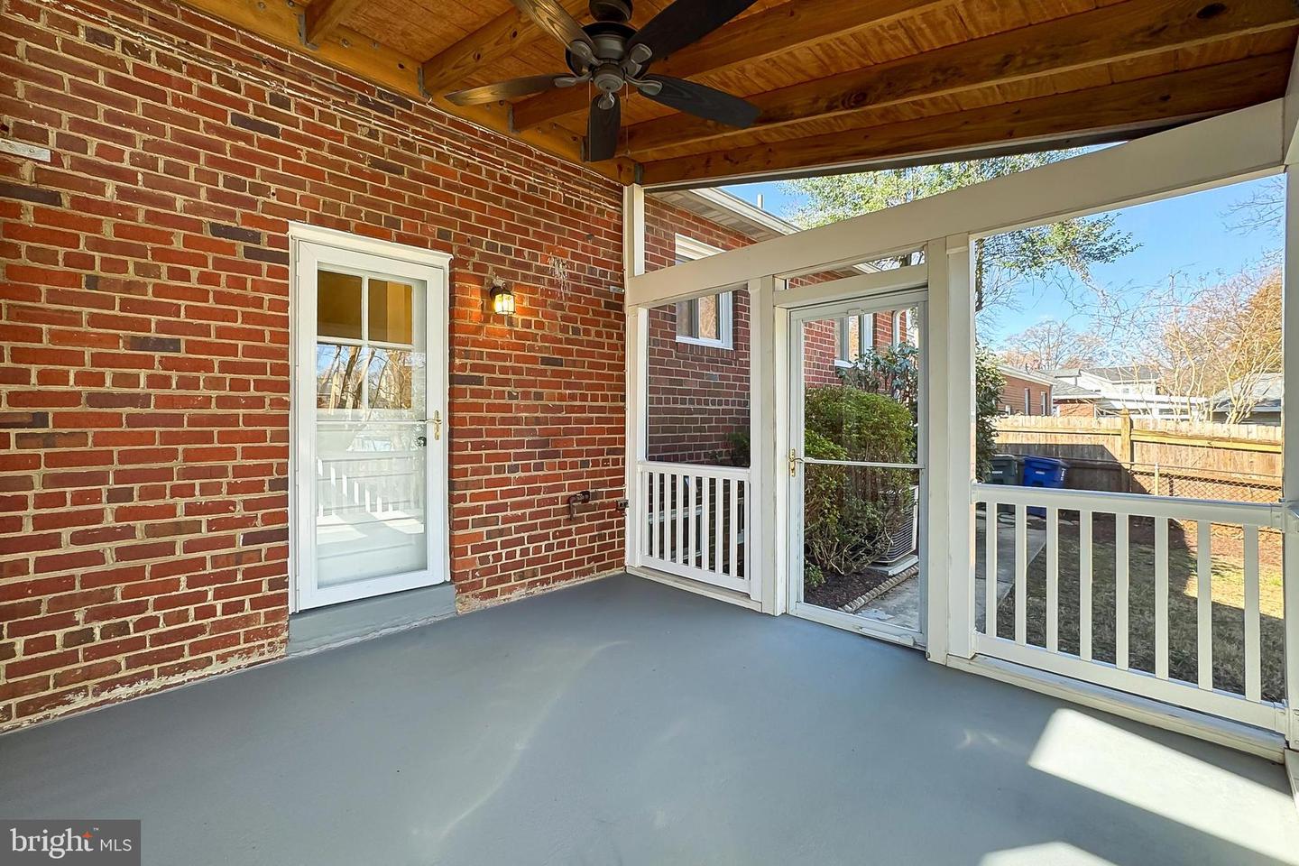 5613 5TH RD S, ARLINGTON, Virginia 22204, 3 Bedrooms Bedrooms, 7 Rooms Rooms,2 BathroomsBathrooms,Residential,For sale,5613 5TH RD S,VAAR2054186 MLS # VAAR2054186