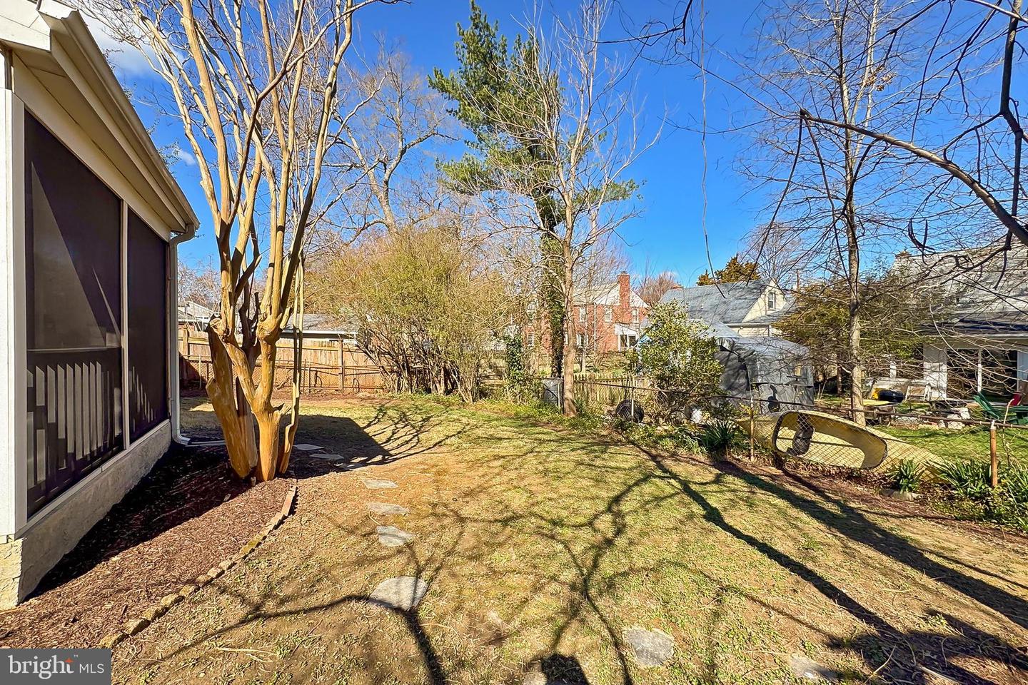 5613 5TH RD S, ARLINGTON, Virginia 22204, 3 Bedrooms Bedrooms, 7 Rooms Rooms,2 BathroomsBathrooms,Residential,For sale,5613 5TH RD S,VAAR2054186 MLS # VAAR2054186