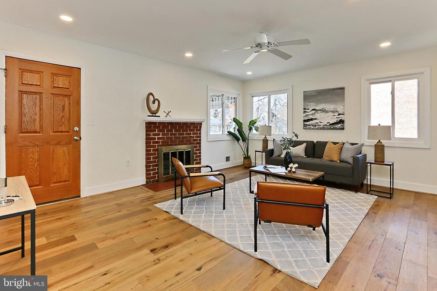 5613 5TH RD S, ARLINGTON, Virginia 22204, 3 Bedrooms Bedrooms, 7 Rooms Rooms,2 BathroomsBathrooms,Residential,For sale,5613 5TH RD S,VAAR2054186 MLS # VAAR2054186